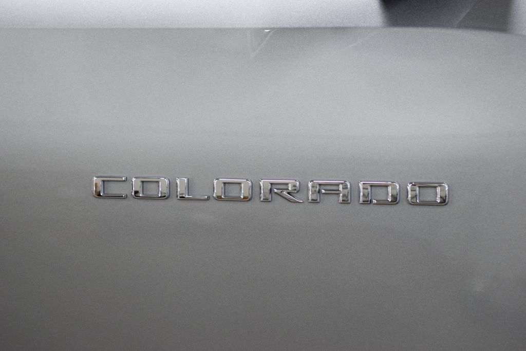 Used 2024 Chevrolet Colorado LT w/ LT Convenience Package III AWD/4WD image 16