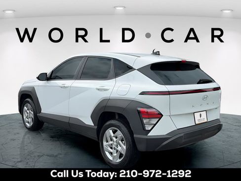 Used 2024 Hyundai Kona SE AWD/4WD image 5