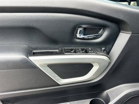 Used 2017 Nissan Titan SV RWD image 21