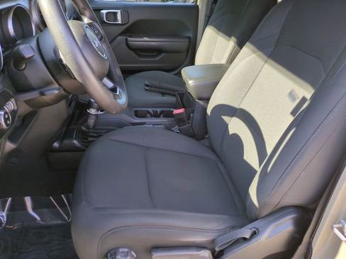 Used 2020 Jeep Gladiator Sport w/ Auxiliary Switch Group AWD/4WD image 11