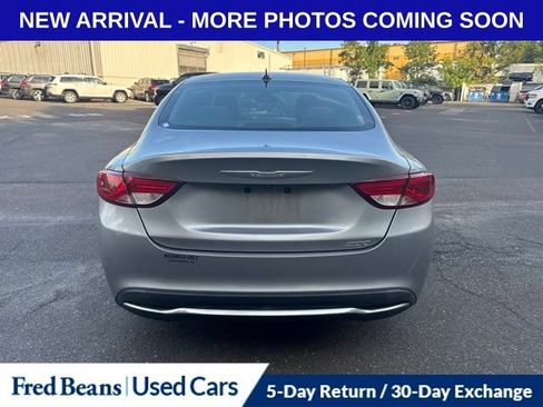 Used 2016 Chrysler 200 Limited w/ Anniversary Edition FWD image 3