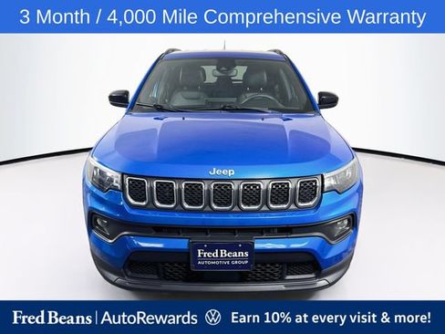 Used 2024 Jeep Compass Latitude AWD/4WD image 2