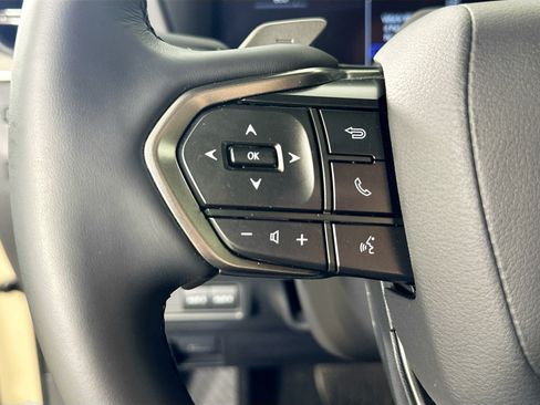 Used 2025 Lexus GX 550 AWD/4WD image 17
