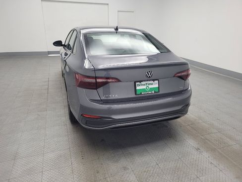 Used 2024 Volkswagen Jetta SE FWD image 5