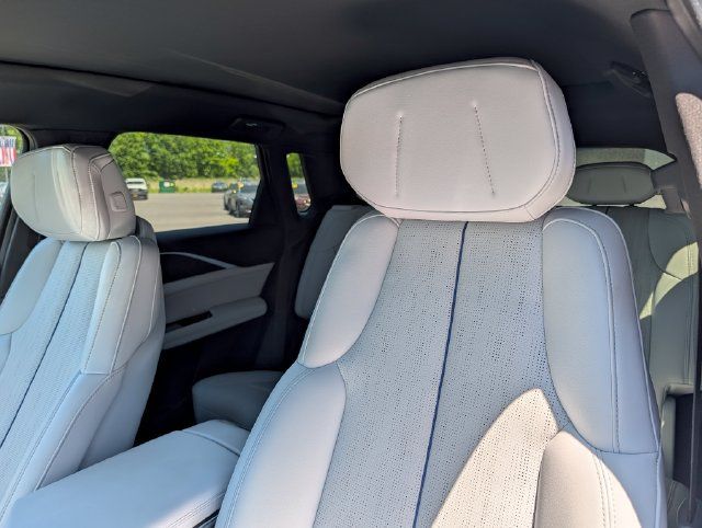 Used 2024 Cadillac Lyriq Sport w/ LPO, Floor Liner Package AWD/4WD image 13