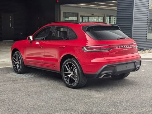 Used 2025 Porsche Macan image 3