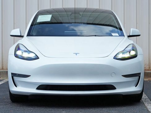 Used 2023 Tesla Model 3 Standard Range RWD image 8