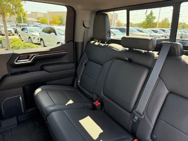 Used 2022 Chevrolet Silverado 1500 LT Trail Boss w/ LT Trail Boss Premium Package AWD/4WD image 31
