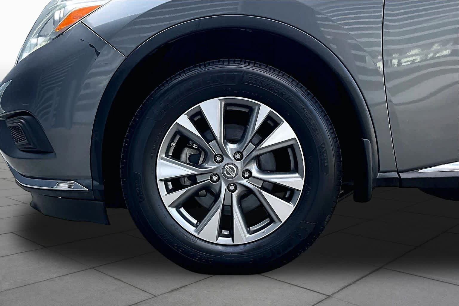 Used 2016 Nissan Murano S w/ Navigation Package AWD/4WD image 11