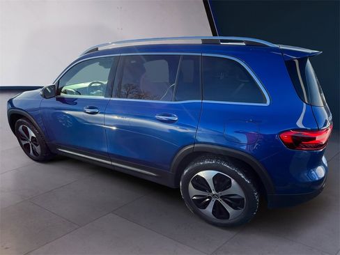 Certified 2025 Mercedes-Benz GLB 250 4MATIC image 2