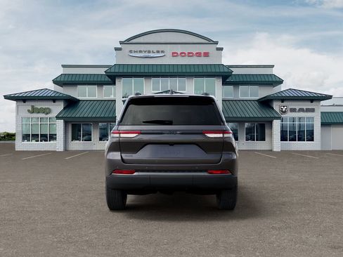New 2026 Jeep Grand Cherokee Altitude AWD/4WD image 7