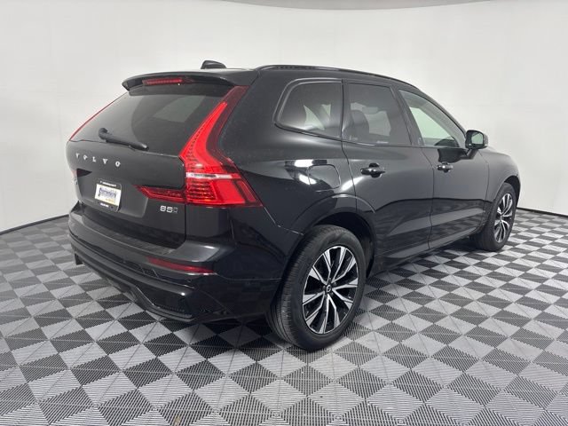 Used 2025 Volvo XC60 B5 Plus AWD/4WD image 6