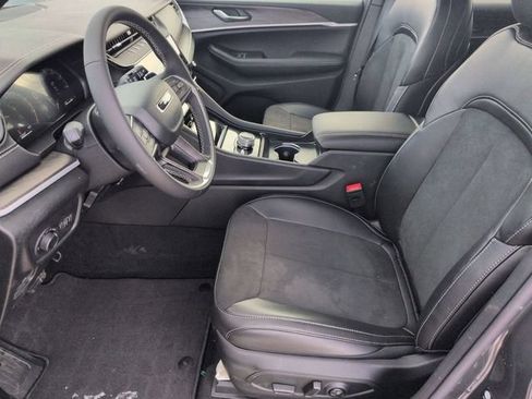 New 2026 Jeep Grand Cherokee Altitude AWD/4WD image 12