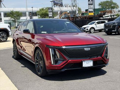 Used 2026 Cadillac Lyriq V AWD/4WD image 1