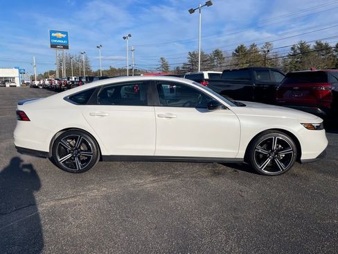 Used 2023 Honda Accord Sport image 9