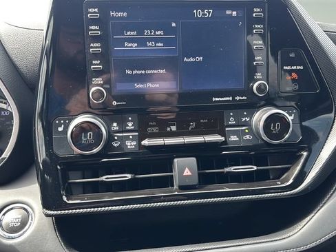 Used 2022 Toyota Highlander XSE FWD image 23
