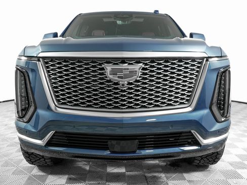 Used 2026 Cadillac Escalade Luxury w/ LPO, Radiant Package image 3