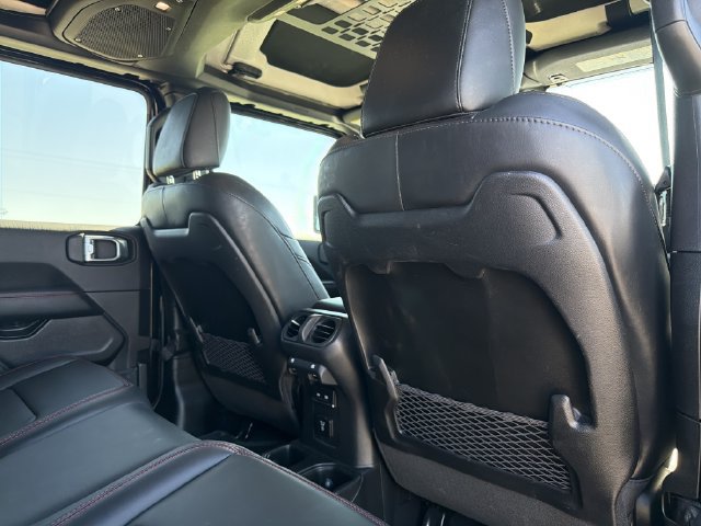 Used 2025 Jeep Gladiator Rubicon AWD/4WD image 18