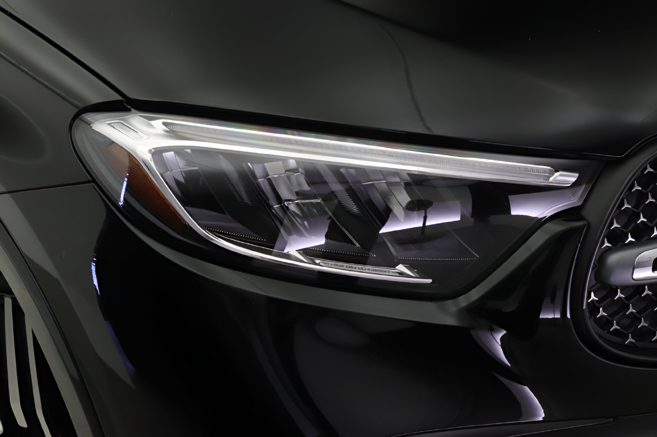 Certified 2025 Mercedes-Benz GLC 350e 4MATIC image 25