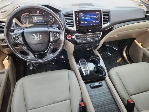 Used 2017 Honda Pilot Touring image 9