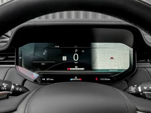 New 2025 Land Rover Range Rover SE image 11