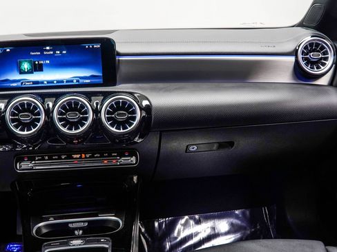 Used 2025 Mercedes-Benz CLA 250 image 17