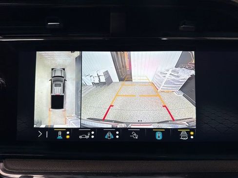 Used 2023 GMC Sierra 1500 AT4 w/ AT4 Premium Package image 12