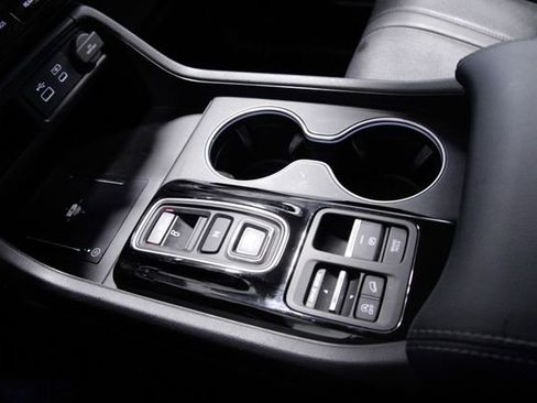 Certified 2024 Honda Pilot Elite image 36