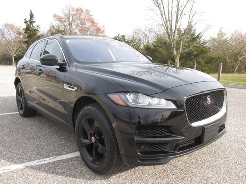 Used 2019 Jaguar F-PACE Premium image 16