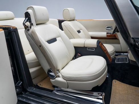 Used 2010 Rolls-Royce Phantom Drophead Coupe RWD image 36