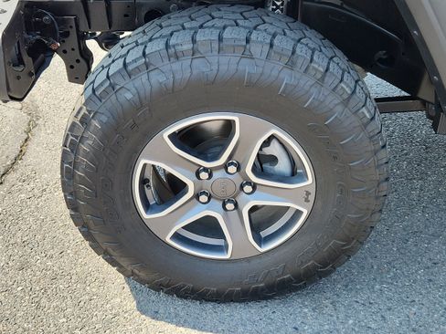 Used 2020 Jeep Wrangler Sport AWD/4WD image 7
