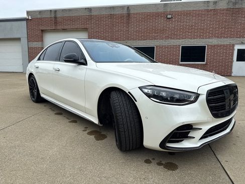 Used 2023 Mercedes-Benz S 500 4MATIC w/ AMG Line image 2