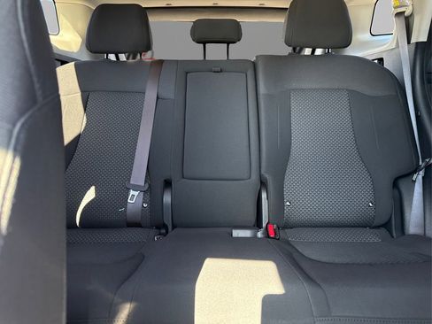 Certified 2025 Kia Sportage LX AWD/4WD image 18