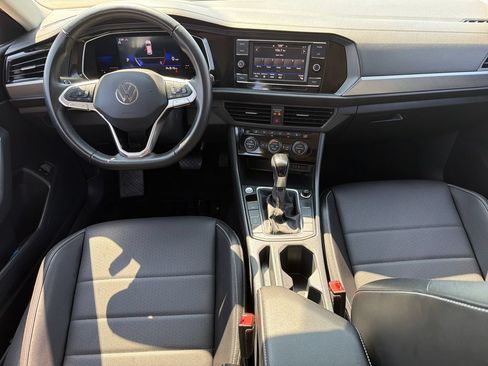 Used 2023 Volkswagen Jetta SE FWD image 19