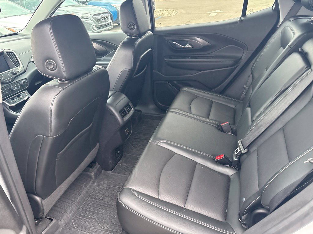Used 2023 GMC Terrain SLT w/ LPO, Floor Liner Package AWD/4WD image 6