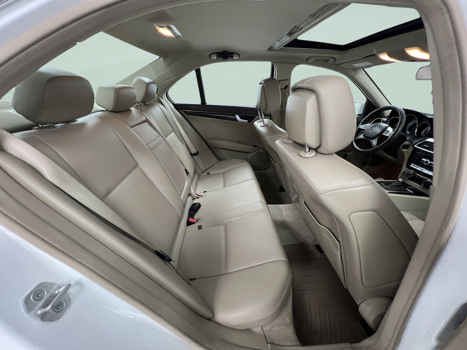 Used 2013 Mercedes-Benz C 300 4MATIC Sedan image 31