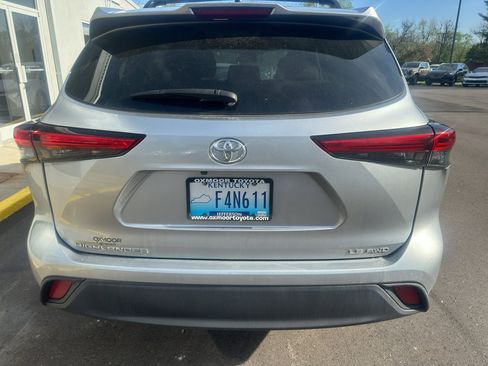 Used 2023 Toyota Highlander LE image 6