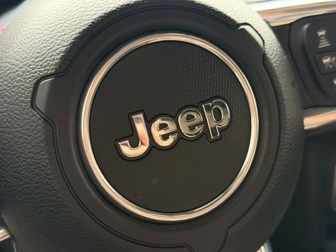 Used 2024 Jeep Wrangler Sahara image 33