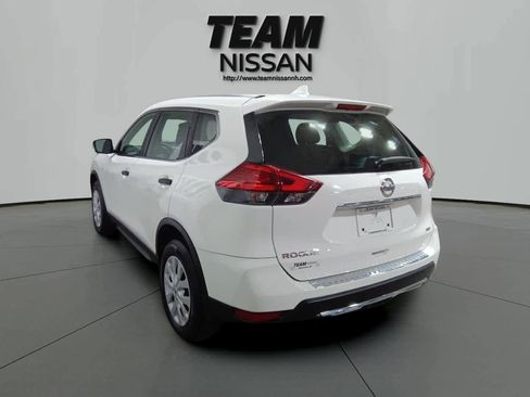 Used 2017 Nissan Rogue S image 4