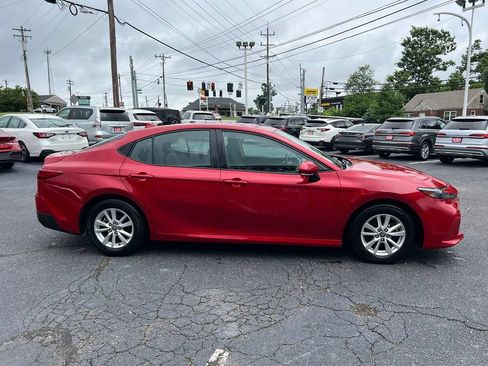 Used 2025 Toyota Camry LE FWD image 5