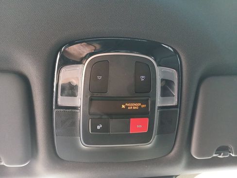 Used 2025 Hyundai Santa Cruz SEL FWD image 14