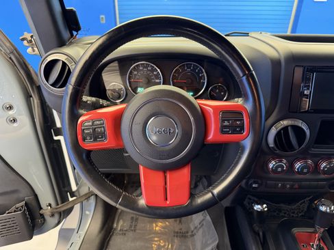 Used 2015 Jeep Wrangler Unlimited Sport w/ Connectivity Group AWD/4WD image 12