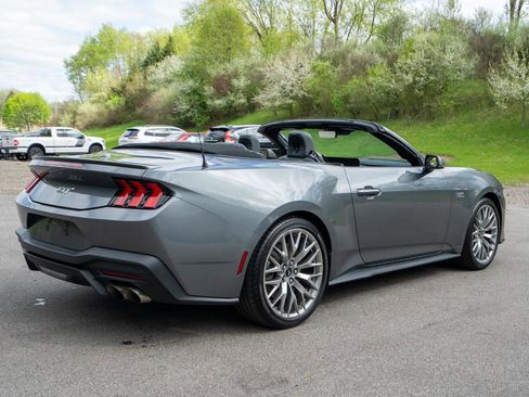 Used 2025 Ford Mustang GT Premium RWD image 5