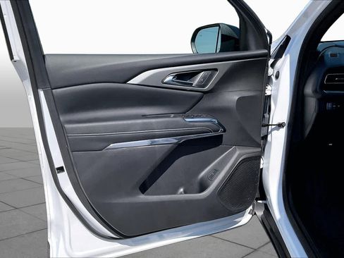 Certified 2026 Chevrolet Traverse LT FWD image 21