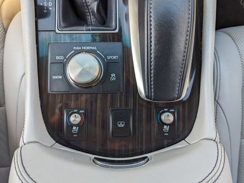 Used 2013 Lexus LS 460 AWD w/ Comfort Pkg image 27