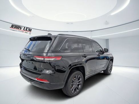 New 2026 Jeep Grand Cherokee Limited AWD/4WD image 3