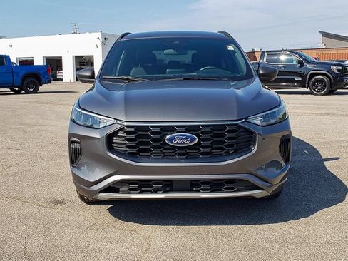 Used 2023 Ford Escape ST-Line FWD image 2
