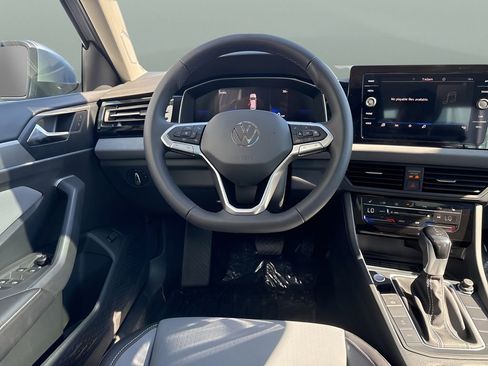 New 2025 Volkswagen Jetta SE FWD image 26