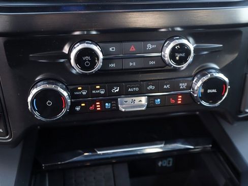 New 2026 Ford F250 Lariat w/ Black Appearance Package image 9