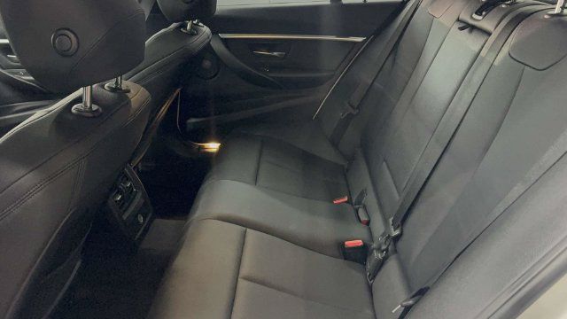 Used 2016 BMW 340i xDrive Sedan w/ Technology Package AWD/4WD image 25